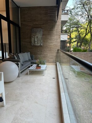 Terrace/patio - Luxurious Apartment in the West Zone of Cali: Elegance and Security. (Cali)