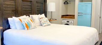 Lakefront Condo  Historic Flat Rock at Mill House Lodge Sleeps 2 Newly Renovated