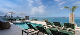 (902-B) Studio com Vista Mar e Comodidades