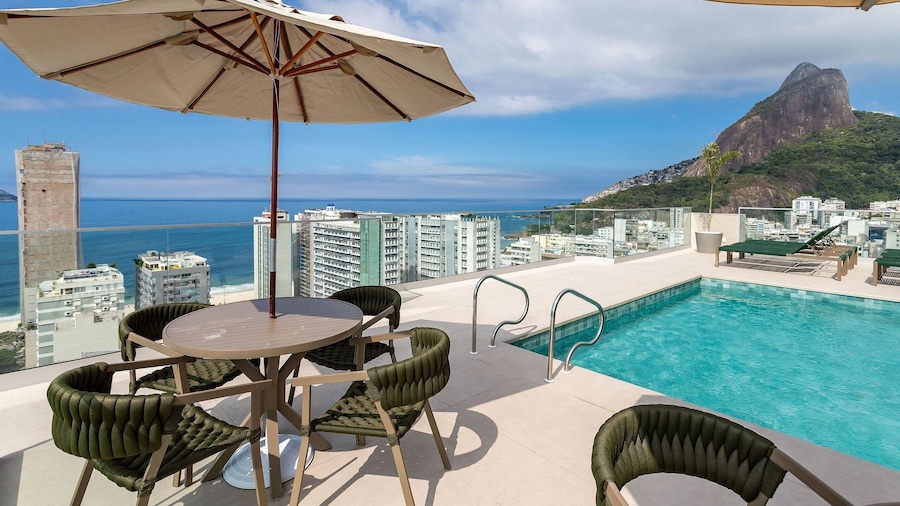 (902-B) Studio com Vista Mar e Comodidades