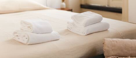 1 bedroom, internet, bed sheets