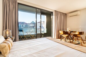 1 chambre, fer et planche à repasser, accès Internet, draps fournis