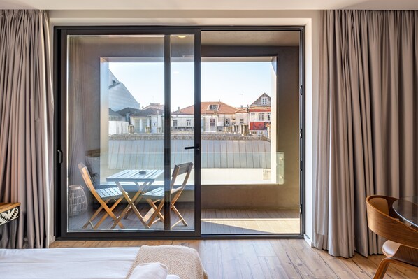 1 bedroom, iron/ironing board, internet, bed sheets