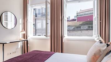 1 bedroom, iron/ironing board, internet, bed sheets