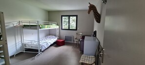 3 bedrooms, WiFi, bed sheets