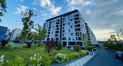 Deluxe Apartment with Balcony & Parking