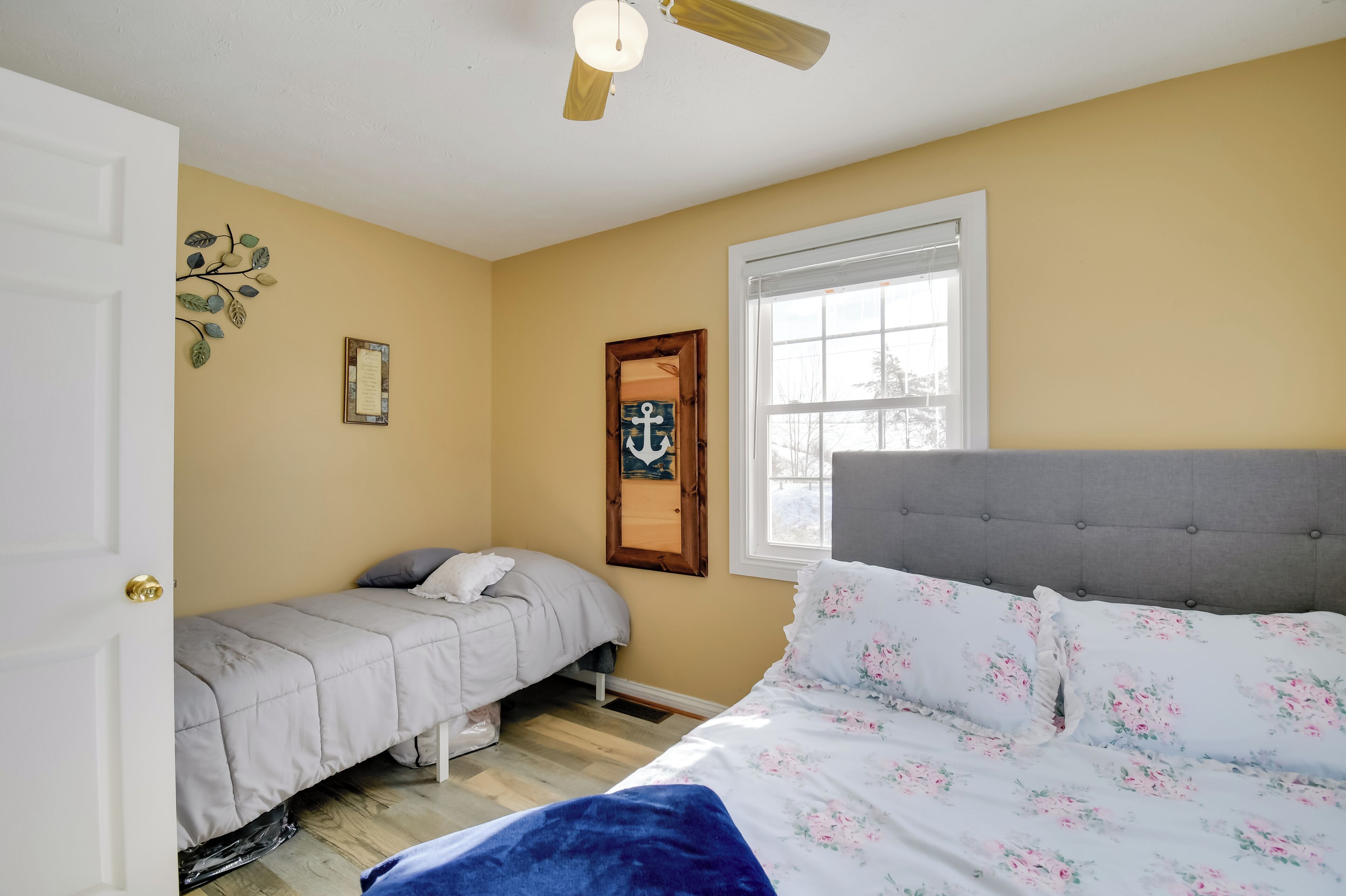 2 多间卧室、熨斗/熨衣板、旅行婴儿床、上网接入