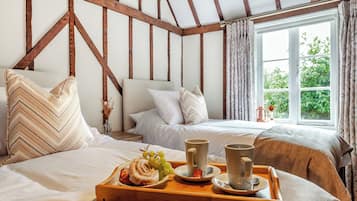 3 quartos, Wi-Fi de cortesia, roupa de cama