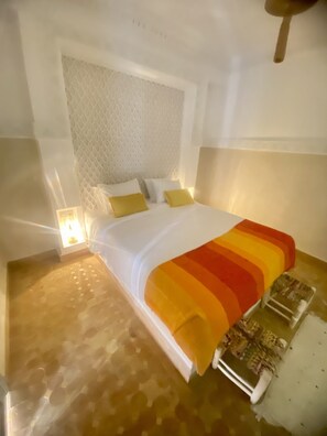 1 bedroom, WiFi, bed sheets - Yellow room (Marrakech)
