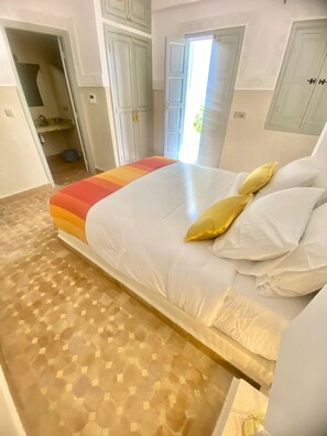 1 bedroom, WiFi, bed sheets - Yellow room (Marrakech)