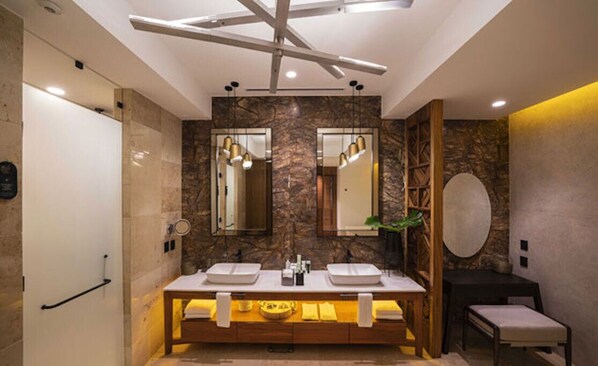 Shower, jetted bath, hair dryer, towels - Spacious 4BD Estates- Vidanta Nuevo Vallarta- March 18-25th (Nuevo Vallarta)