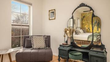 3 bedrooms, in-room safe, iron/ironing board, travel crib