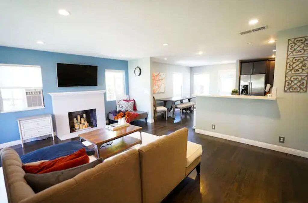 Smart TV, computer monitors