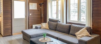 Trevligt hem i OffersĂžy med bastu