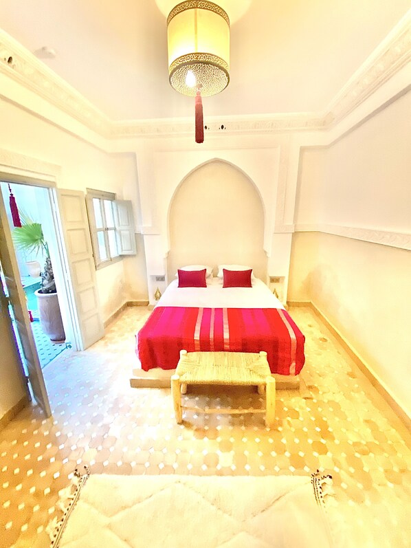 1 chambre, lit parapluie, Wi-Fi, draps fournis