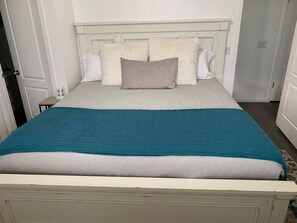 3 bedrooms, iron/ironing board, travel cot, free WiFi