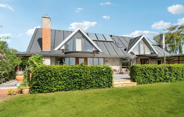Exterior - Gorgeous home in øster assels (Øster Assels)
