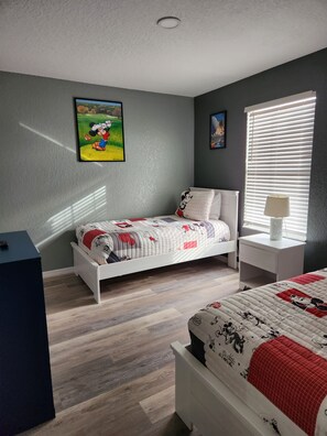 4 habitaciones, escritorio, cuna de viaje y wifi gratis