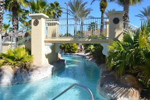 Outdoor pool, a heated pool - 4 bdrm townhouse - 2 king size bdrm suites; next to pool, lazy river and Disney! (Davenport)