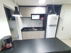 Eco-friendly cleaning products, dining tables - Novo Central 2 Quartos Wifi Garagem (Foz do Iguaçu)