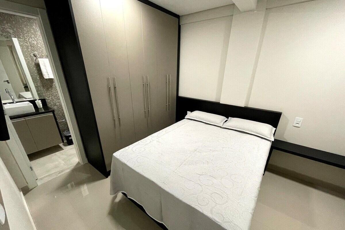 Apartamento Confort | 2 dormitorios, ropa de cama hipoalergénica, cortinas opacas
