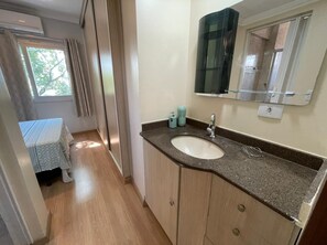 Basic-Apartment | Badezimmer