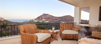 New! Walk to beach- Oceanview- Gated