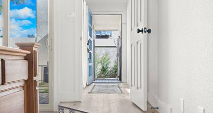 New! Remodeled! Close to ASU campus and Sloan Park! 1 King 2 Queens