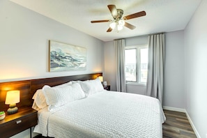 3 bedrooms, desk, iron/ironing board, WiFi