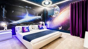 9 bedrooms, iron/ironing board, WiFi, bed sheets - Star Wars Slide Bunk, Mario/Frozen Villa w/ Pool (Kissimmee)