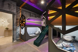 12 chambres, fer et planche à repasser, Wi-Fi, draps fournis