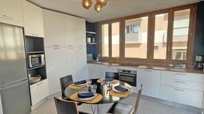 Fridge, microwave, oven, dishwasher