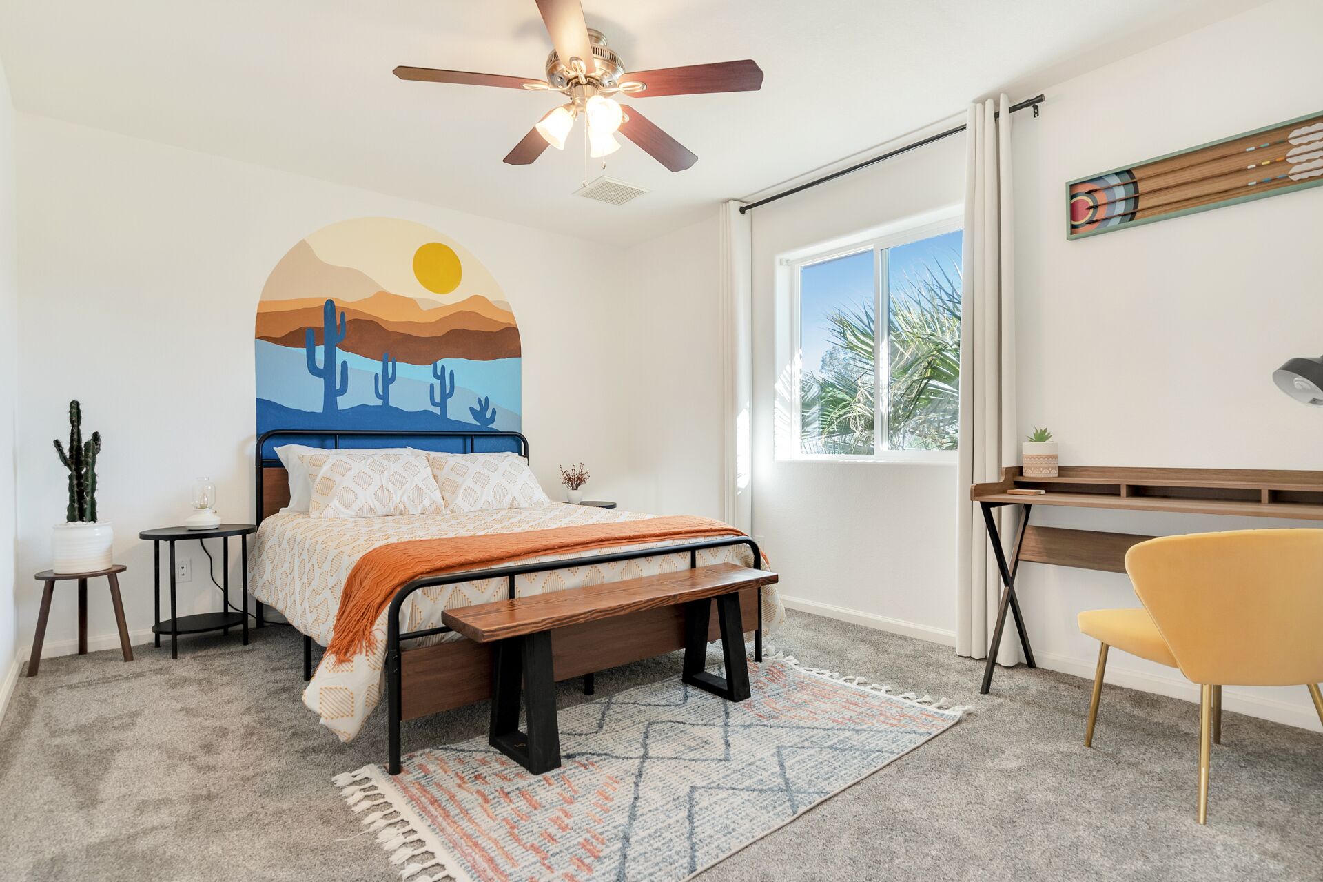 Cozy House 10 mins from Joshua Tree National Park - Spa, Hammock, Fire-pit