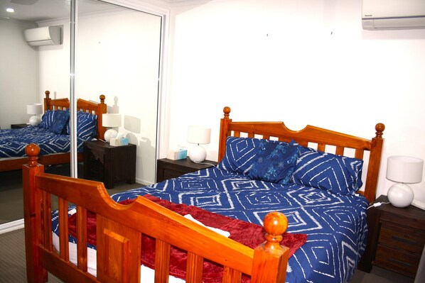 4 bedrooms, desk, iron/ironing board, free WiFi
