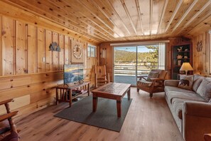 Smart TV, lareira, pebolim