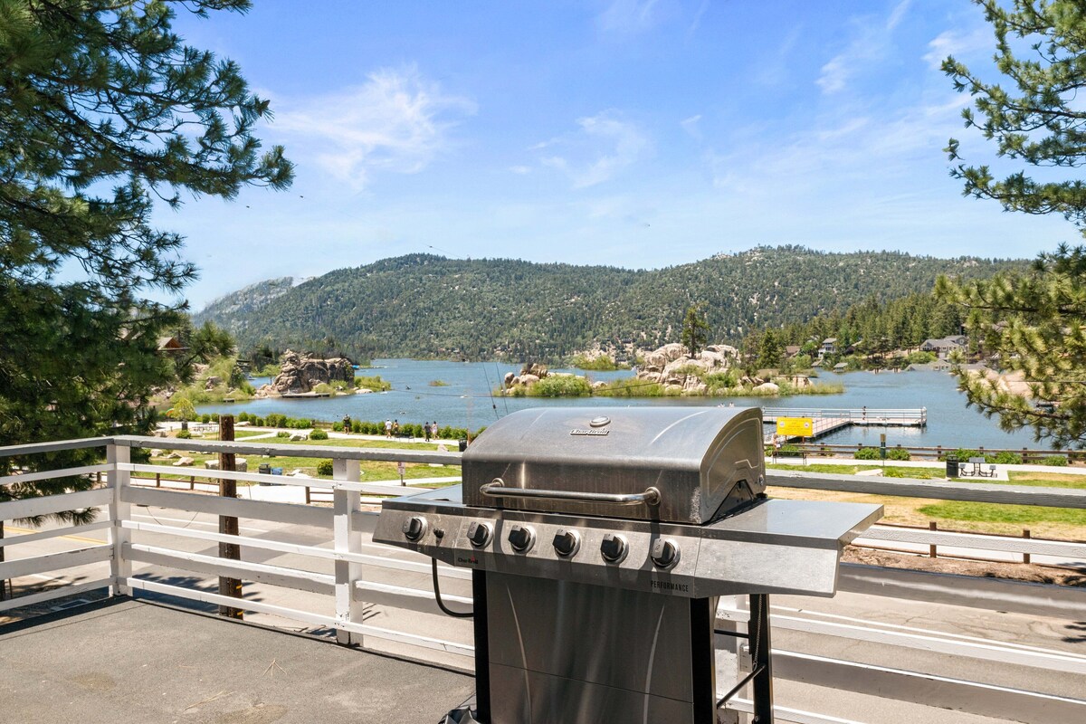 Boulder Bay Lakefront Getaway - Across the street from the Lake, Foosball, BBQ