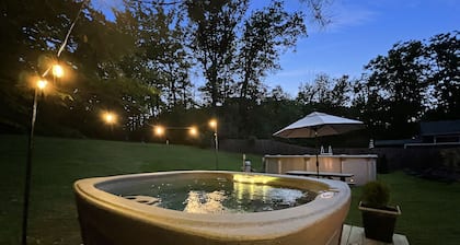 Luxe Mountain Getaway, Fire Pit,Arcade, Hot Tub, Near Lake Minnewaska