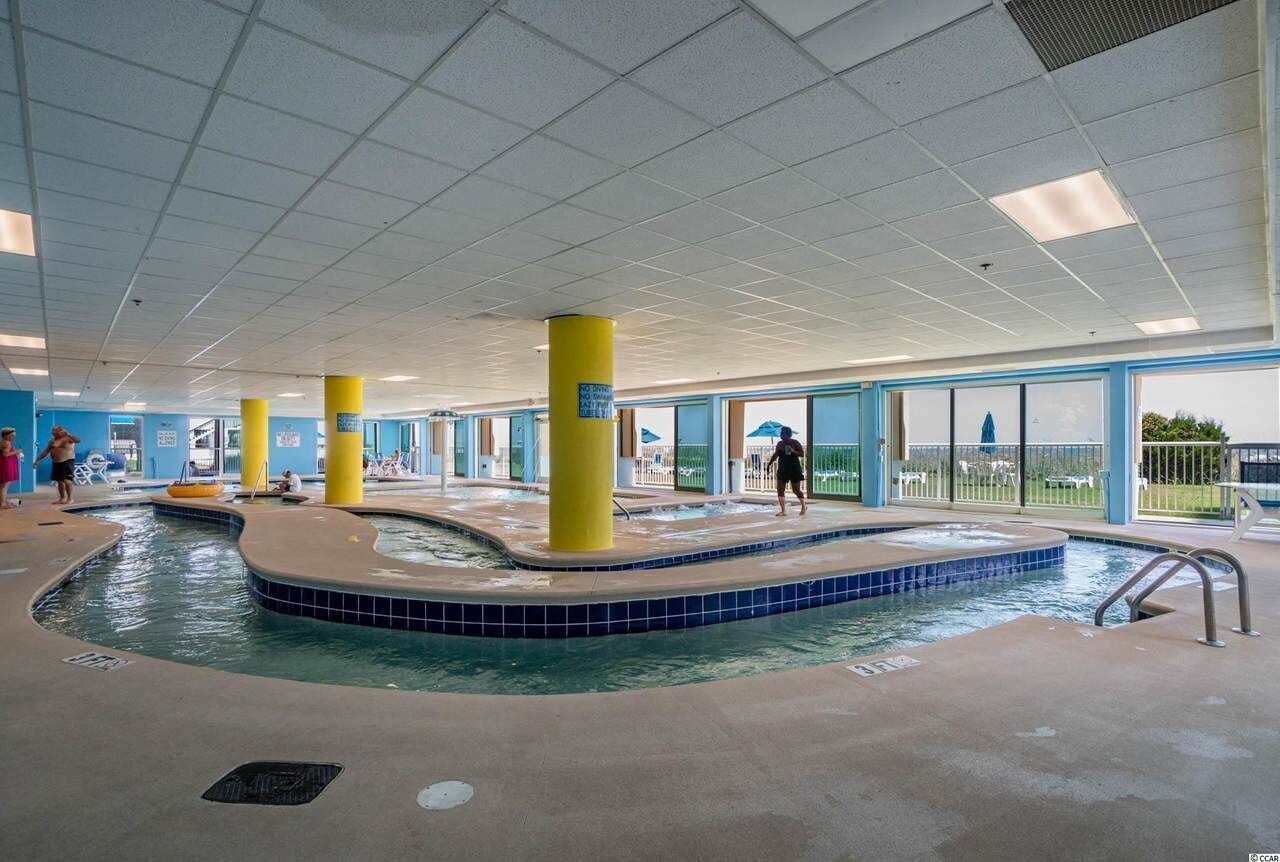 Piscine couverte, piscine extérieure