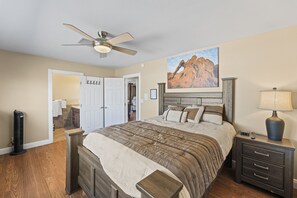 5 bedrooms, desk, iron/ironing board, travel cot
