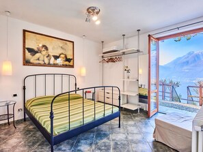 2 camere, culla da viaggio, Wi-Fi gratuito