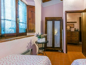 2 Schlafzimmer, Reisekinderbett, kostenloses WLAN