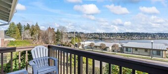 Sound View Stay-2 BR Duplex Unit w/ Water Views