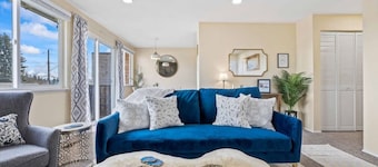 Sound View Stay-2 BR Duplex Unit w/ Water Views