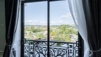 Premium bedding, free minibar, in-room safe, individually decorated