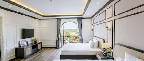 Premium bedding, free minibar, in-room safe, individually decorated