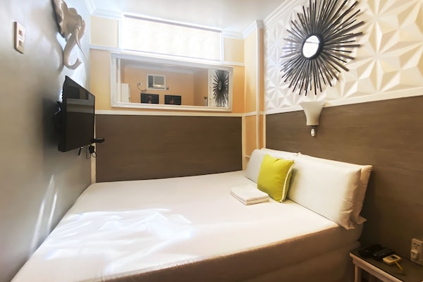 Decoración personalizada, wifi gratis y ropa de cama