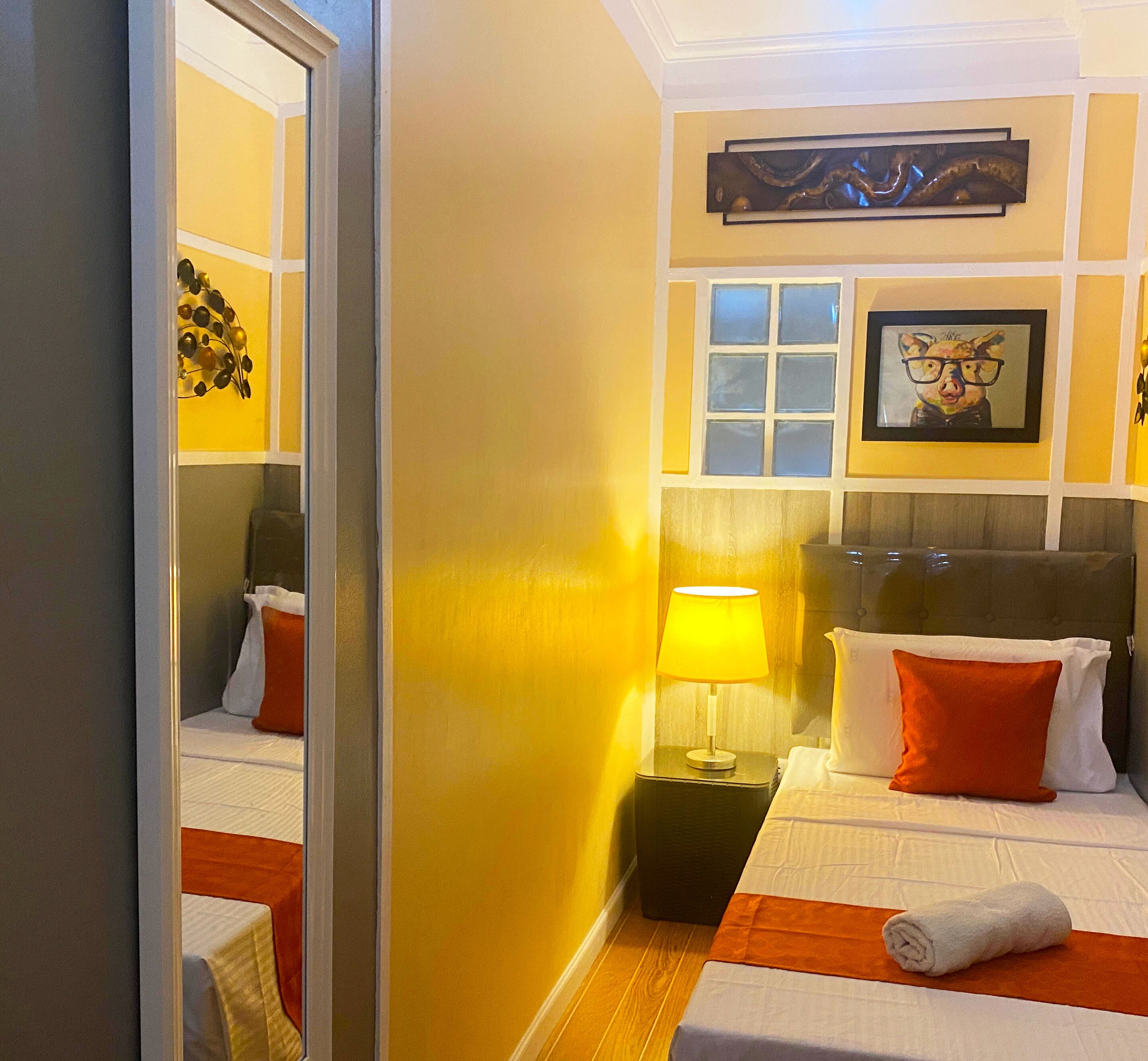 Economy Single Room | Minibar, individually decorated, individually furnished, free WiFi