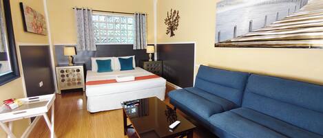 Minibar, WiFi (free), individually decorated, individually furnished