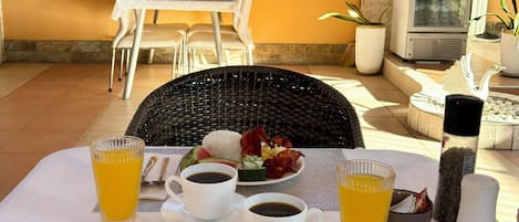Tägliches inbegriffenes großes Frühstück