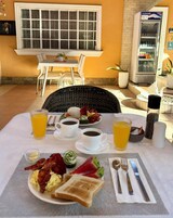 Desayuno completo incluido todos los días 